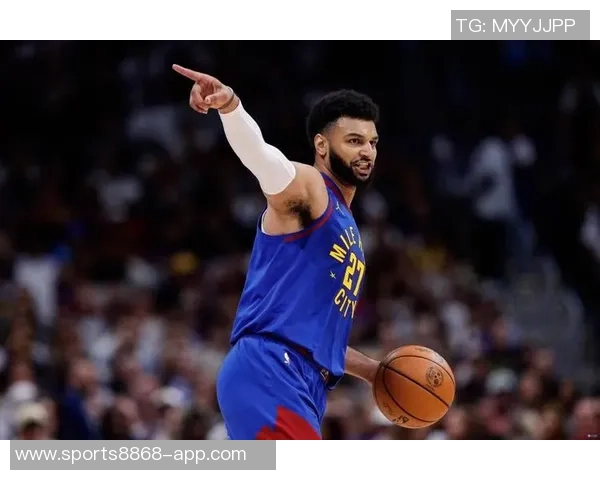 阿德尔曼赞穆雷状态出色并对其休赛期组织训练表示欣慰